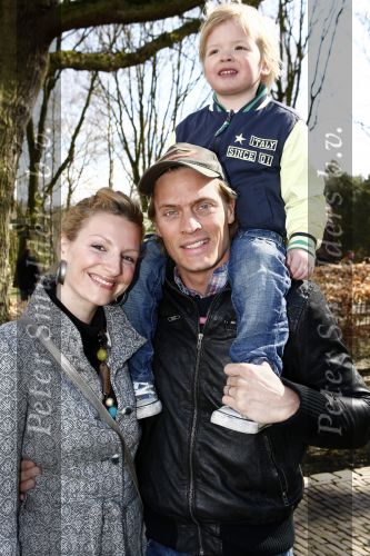Kaatsheuvel 29 maart 2009
15 jarig bestaan van Princess in de efteling. Winston Post met zijn vrouw Denise en zoon Jayden
Peter Smulders bv