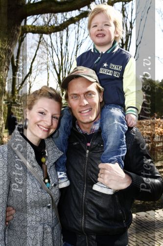 Kaatsheuvel 29 maart 2009
15 jarig bestaan van Princess in de efteling. Winston Post met zijn vrouw Denise en zoon Jayden
Peter Smulders bv