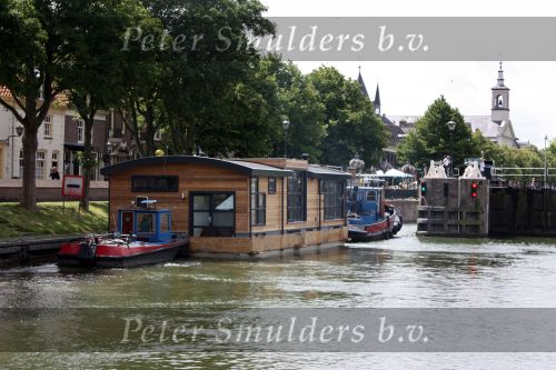 Muiden, 11 Juli 2008
Het slepen van Woonboot door de sluis van Muiden 2008