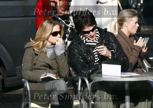 Amstelveen/Amsterdam 15 februari 2008
Xander de Buisonje winkelend kussend en op terras met zijn nieuwe vriendin.
Peter Smulders bv
