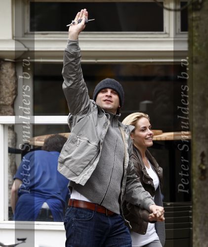 Amsterdam 27 april 2009
Xander de Buisonje met zijn vriendin en verloofde Sophie.
Peter Smulders bv