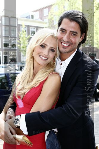 Amsterdam 15 april 2009
Yfke Sturm presentatie boek bij George.  Yfke met haar man Imad
Peter Smulders bv