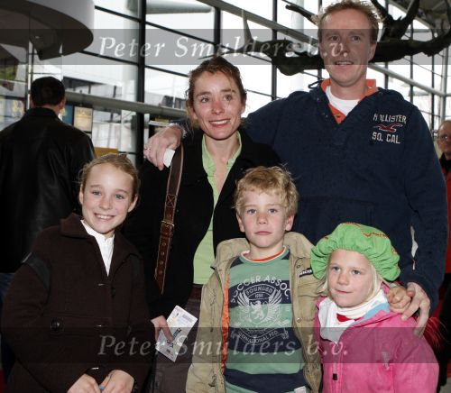 Rotterdam 25 november 2007
Premiere Feest van sinterklaas in ahoy. Yolande Adriaansens ex Prins Willem Alexander met man Kasper klinkhamer en hun kinderen