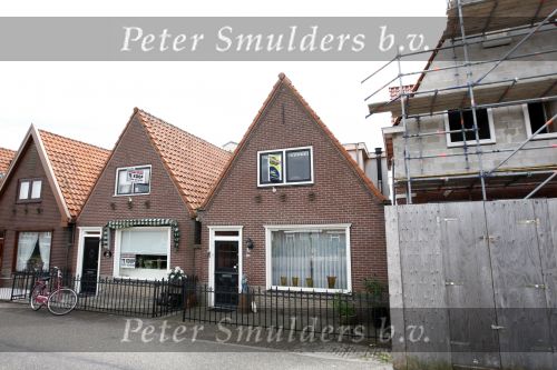 Volendam 16 juli 2008
Dit huis heeft Yolanthe Cabau v Kasbergen voor haar moeder gdekocht.