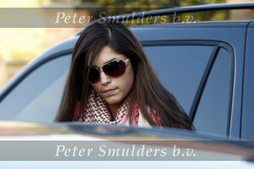 Volendam 19 mei 2009
Vandaag werd bekend gemaakt dat Yolanthe Cabau v Kasbergen en Jan smit na 2 en een half jaar hun relatie hebben verbroken. Voor hun huis stond veel pers en fans.
Peter Smulders bv