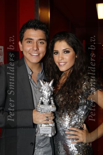 Amsterdam 27 oktober 2007
Jan Smit wint TMF award voor beste zanger en Yolanthe Cabau v Kasbergen is er bij in de heineken music hall.