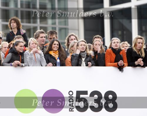 Amsterdam 30 april 2008
Het eerste optreden van Jan Smit na zijn operatie tijdens het radio 538 spektakel op koninginnedag. Jan heeft 8 maanden niet mogen zingen . Yolanthe Cabau v Kasbergen was er natuurlijk bij.
Peter Smulders bv