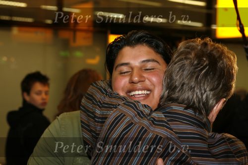 Schiphol 5 november 2006
hans Breukhoven arriveert op schiphol na reis naar de Mount Everest. Connie Constanza Yordi (met zijn vrouw) Marvin Shanna en  Edwin(met vriendin) zijn daar.