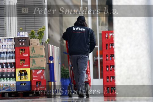 Rotterdam 17 augustus 2007
Yordi Breukhoven werkt bij drankgroothandel.
Hij bezorgt met zijn collega de drank bij horeca bedrijven