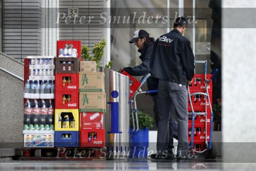 Rotterdam 17 augustus 2007
Yordi Breukhoven werkt bij drankgroothandel.
Hij bezorgt met zijn collega de drank bij horeca bedrijven