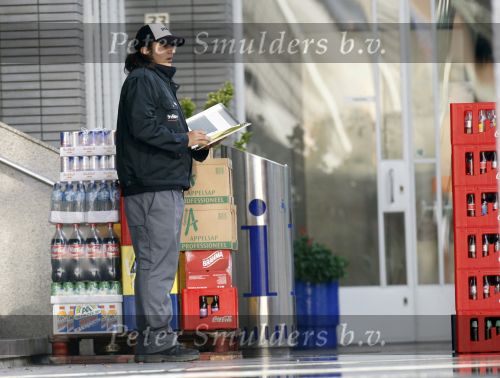 Rotterdam 17 augustus 2007
Yordi Breukhoven werkt bij drankgroothandel.
Hij bezorgt met zijn collega de drank bij horeca bedrijven