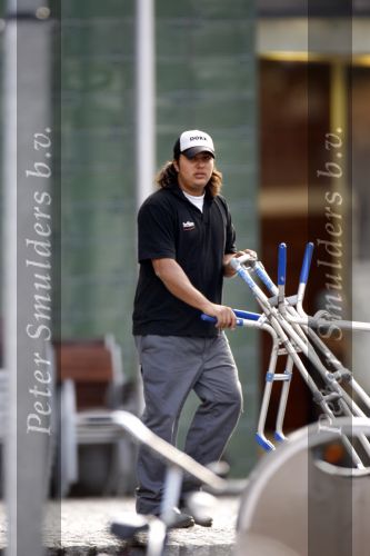 Rotterdam 17 augustus 2007
Yordi Breukhoven werkt bij drankgroothandel.
Hij bezorgt met zijn collega de drank bij horeca bedrijven