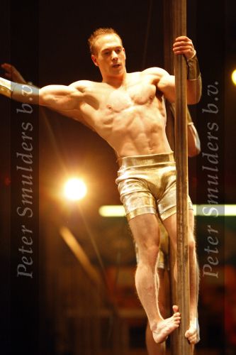 Amsterdam 17 december 2007
Tros Kerstcircus bij afrika afrika . Yuri v Gelder Daniel Boissevain Tygo Gernandt en Haukes