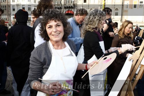 Amsterdam 16 maart 2009
Bn ers schilderen  voor het nieuwe tv station Piep bij het paleis op de dam. Yvonne Kroonenberg
Peter Smulders bv