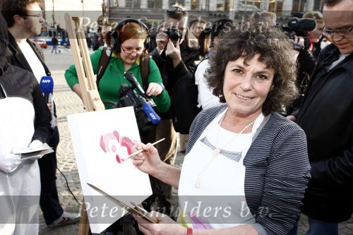 Amsterdam 16 maart 2009
Bn ers schilderen  voor het nieuwe tv station Piep bij het paleis op de dam. Yvonne Kroonenberg
Peter Smulders bv