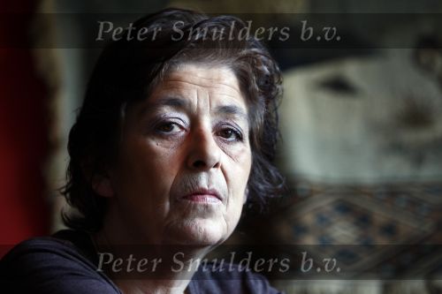 Rotterdam 11 februari 2009
Yvonne v Hertum in haar woonkamer.
Peter Smulders bv