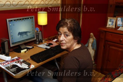 Rotterdam 11 februari 2009
Yvonne v Hertum in haar woonkamer.
Peter Smulders bv