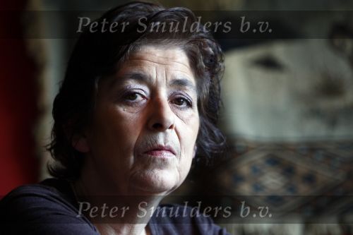 Rotterdam 11 februari 2009
Yvonne v Hertum in haar woonkamer.
Peter Smulders bv
