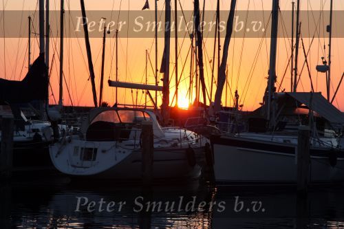 Zonsondergang in de jachthaven van Lelystad 2008