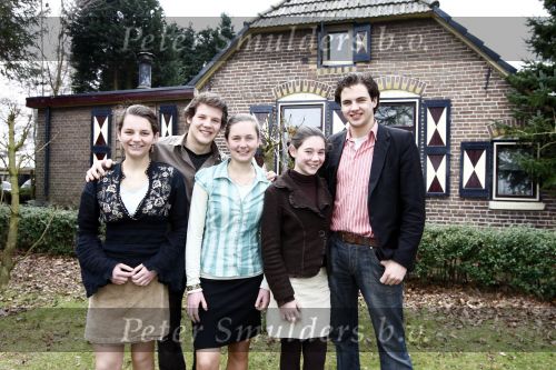 Zwolle 14 maart 2009
Thuis op bezoek bij de familie pondman. Vader Franciscus met zijn kinderen Lili Liza Lonne Walther en Alain Pondman.
Peter Smulders bv