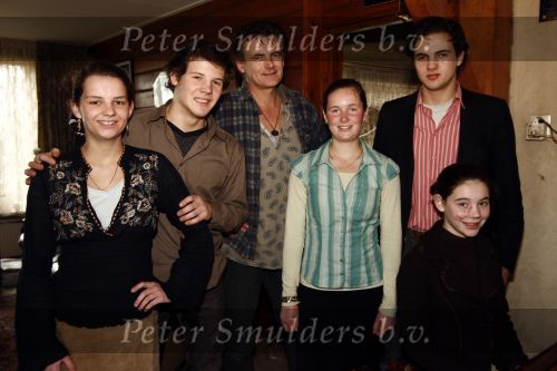 Zwolle 14 maart 2009
Thuis op bezoek bij de familie pondman. Vader Franciscus met zijn kinderen Lili Liza Lonne Walther en Alain Pondman.
Peter Smulders bv