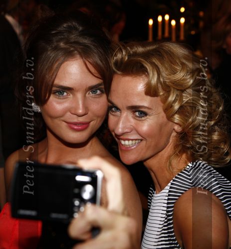 Amsterdam 11 januari 2009
Premiere Supermodel in hotel Krasnapolsky. Daphne Deckers en Kim Feenstra
Peter Smulders bv