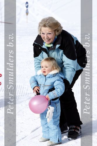 Lech 16 februari 2009
Fotosessie met de koninklijke familie in Oberlech. Koningin Beatrix Prins Willem Alexander Prinses Maxima Amalia Alexia Ariane Prins Constantijn Prins es Laurentien Claus Cazimir Eloise en  Leonore.
Peter Smulders bv
