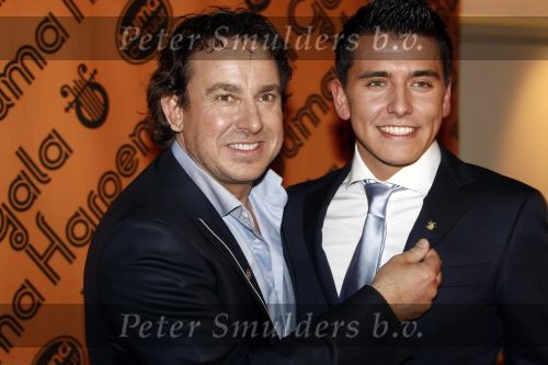Hilversum 5 maart 2009
Uitreiking gouden buma harpen in studi 21. Jan Smit krijgt uit handen van Marco Borsato de ouvre award. Yolanthe Cabau v Kasbergen presenteert het programma   
Peter Smulders bv
