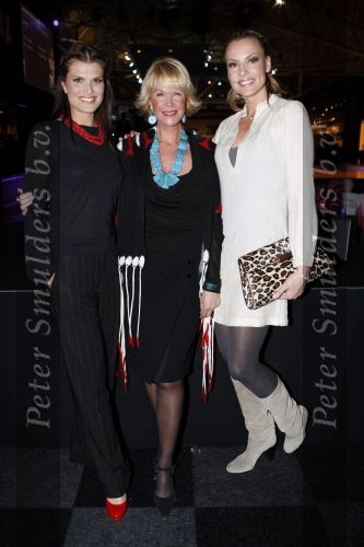 Amsterdam 7 december 2007
Modeshow Sheila de Vries op de Miljonairsfair met Anouk v Nes en Micky Hoogendijk.