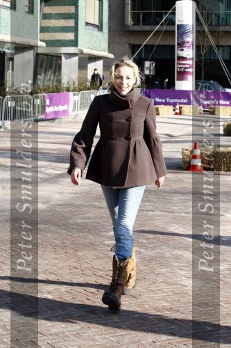 Amsterdam 31 januari 2009
Fajah Lourens Lieke v Lexmond en Renate Verbaan doen mee aan race met de nieuwe Toyota iq op de parkeerplaats bij het Okura.
Peter Smulders bv