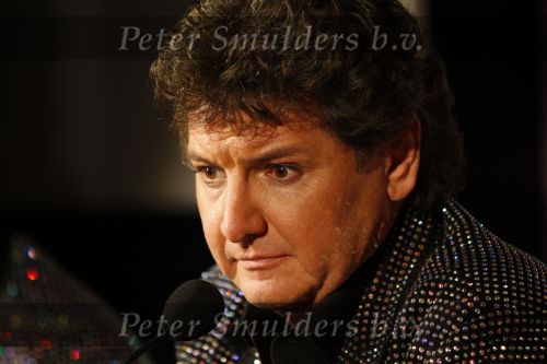 Hilversum 1 februari 2009
De toppers Gordon Rene Froger en Jeroen v d Boom tijdens het nationale songfestival in studio 22.
Jack v Gelder presenteert het programma.
Peter Smulders bv