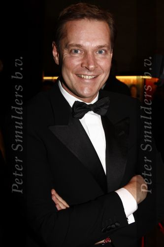Gouda 23 december 2008
Premiere Anatevka in de goudse schouwburg. Albert Verlinde met zijn prive chaufeur
Peter Smulders bv