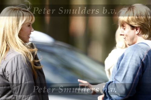 Laren 14 april 2008
Opnames Gooische vrouwen  met Linda de Mol Susan Visser Tjitske Reidinga en Alex Klaasen. Ze rijden in Gooische vrouwen met Linda de Mol haar porsche cabrio.