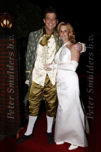 Amsterdam 21 december 2008
House warm party van Jan Smit en Yolanthe Cabau v Kasbergen. Iedereen is verkleed in kleding uit sprookjes. Aloys Buijs met zijn vrouw
Peter Smulders bv