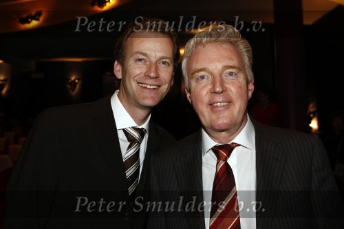 Gouda 17 november 2008
Premiere Boeing Boeing met Jon v Eerd Lone v Roosendaal Wilbert Gieske en Dominique v Vliet. Andre v Duin met vriend Martin
Peter Smulders bv