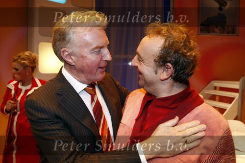 Gouda 17 november 2008
Premiere Boeing Boeing met Jon v Eerd Lone v Roosendaal Wilbert Gieske en Dominique v Vliet. Jon met Andre v Duin
Peter Smulders bv