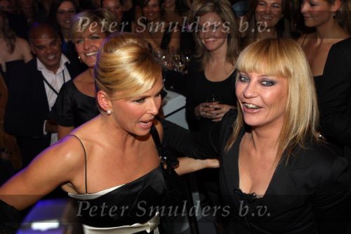 Amsterdam, 30 Oktober 2008 
Uitreiking Beau Monde Awards 2008
Anita Wizier is blij als winnares met haar \