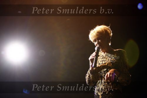 Zeist 27 december 2008
45 jarig artiesten jubileum van Ronnie Tober in he Fygi theater. Anneke Gronloh
Peter Smulders bv