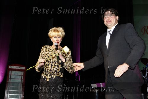 Zeist 27 december 2008
45 jarig artiesten jubileum van Ronnie Tober in he Fygi theater. Anneke Gronloh
Peter Smulders bv