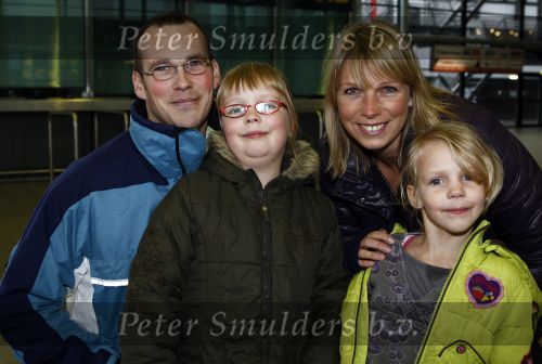 Rotterdam 30 november 2008
Het feest van Sinterklaas in ahoy . Annemarie Thomas met broer en neefje en Nichtje
Peter Smulders bv