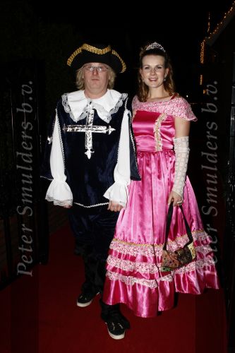 Amsterdam 21 december 2008
House warm party van Jan Smit en Yolanthe Cabau v Kasbergen. Iedereen is verkleed in kleding uit sprookjes. Frank Timmer en Annette Barlo
Peter Smulders bv