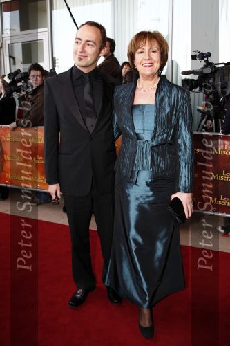 Rotterdam 20 april 2008
Premiere les Miserables  in het nieuwe Luxor theater. Annewil Blankers met zoon
Peter Smulders bv