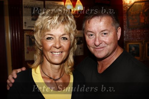 Volendam 14 november 2008
Hereniging tussen Jan Keizer en Annie Schilder bij boek uitreiking Piet Veerman.
Peter Smulders bv