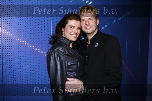 Gouda 17 november 2008
Premiere Boeing Boeing met Jon v Eerd Lone v Roosendaal Wilbert Gieske en Dominique v Vliet. Anouk v Nes met man
Peter Smulders bv