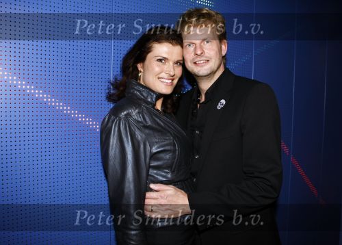 Gouda 17 november 2008
Premiere Boeing Boeing met Jon v Eerd Lone v Roosendaal Wilbert Gieske en Dominique v Vliet. Anouk v Nes met man
Peter Smulders bv
