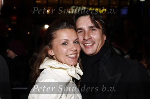 Amsterdam 17 november 2008
Premiere Oorlogswinter in Tuschinski. Aram v d Rest met vriendin
Peter Smulders bv