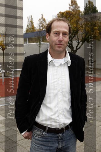Amsterdam 5 november 2008
Arjan Erkel zet zich in voor het goede doel Stop kindermishandeling.
Peter Smulders bv