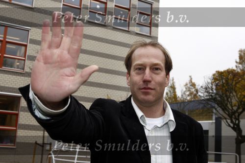 Amsterdam 5 november 2008
Arjan Erkel zet zich in voor het goede doel Stop kindermishandeling.
Peter Smulders bv