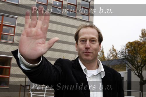Amsterdam 5 november 2008
Arjan Erkel zet zich in voor het goede doel Stop kindermishandeling.
Peter Smulders bv