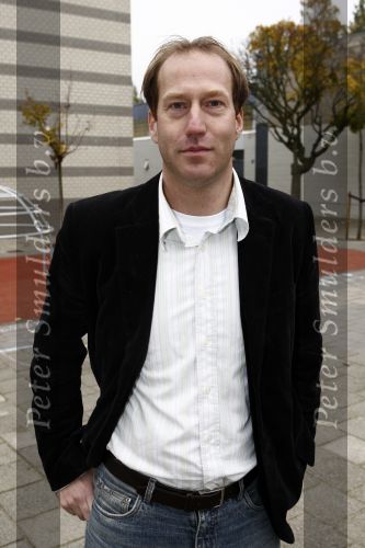 Amsterdam 5 november 2008
Arjan Erkel zet zich in voor het goede doel Stop kindermishandeling.
Peter Smulders bv
